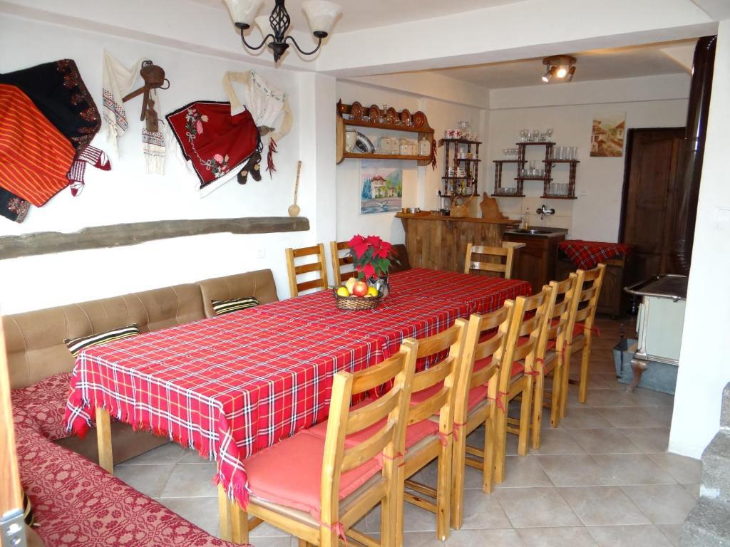 Chardaka Guest House Калофер Номер фото